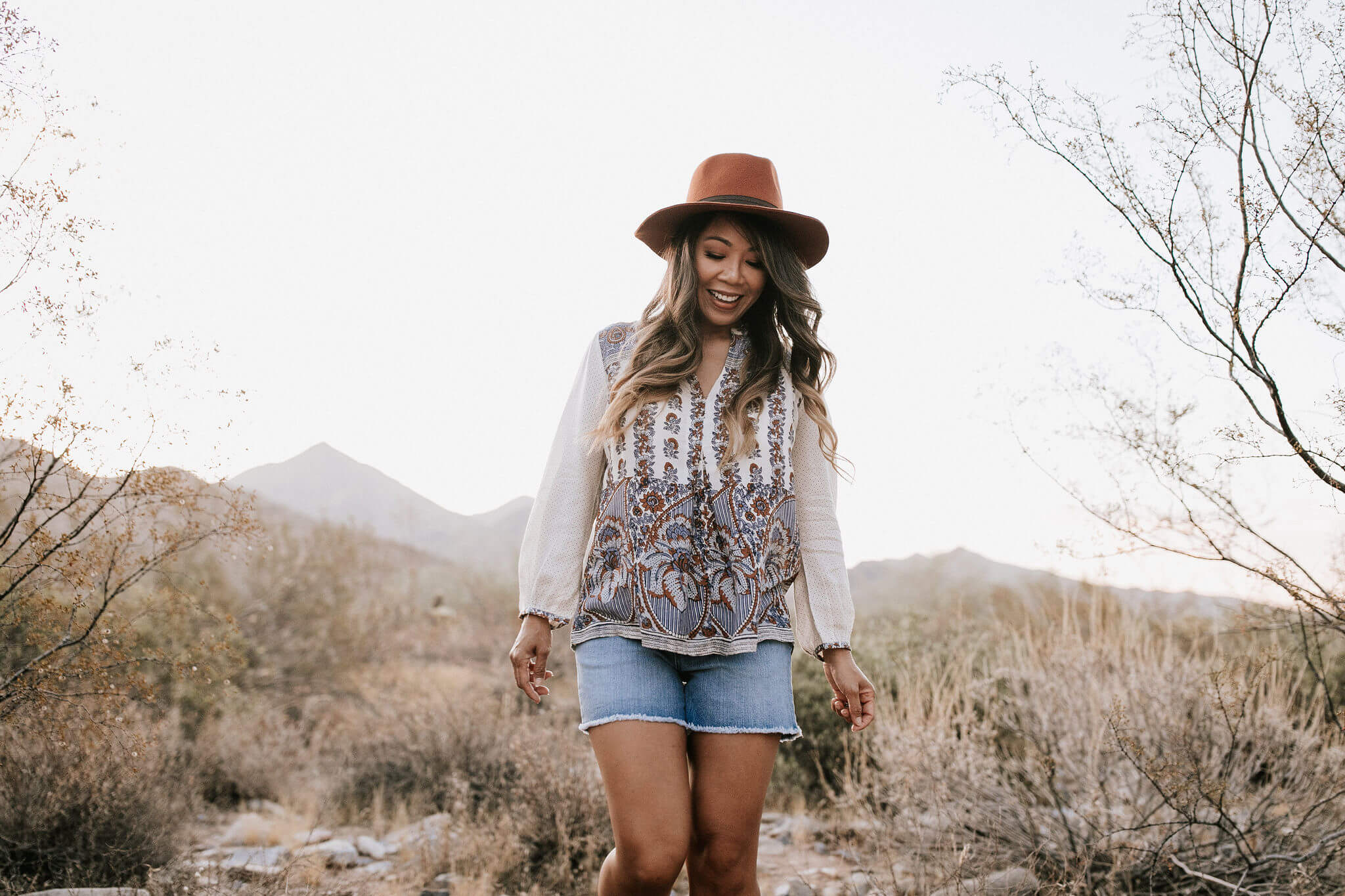 What to wear in the desert, What to wear to palm springs, What to wear to Arizona, What to wear to Scottsdale, Best desert style, Desert outfits, Desert chic fashion, Best color to wear in the desert, Boho clothing, Desert clothes, Desert chic dress, Bohemian style, How to dress bohemian, Boho chic, Boho peasant top, Bohemian peasant top, Boho look, @luckybrand, Lucky Brand, boho inspiration