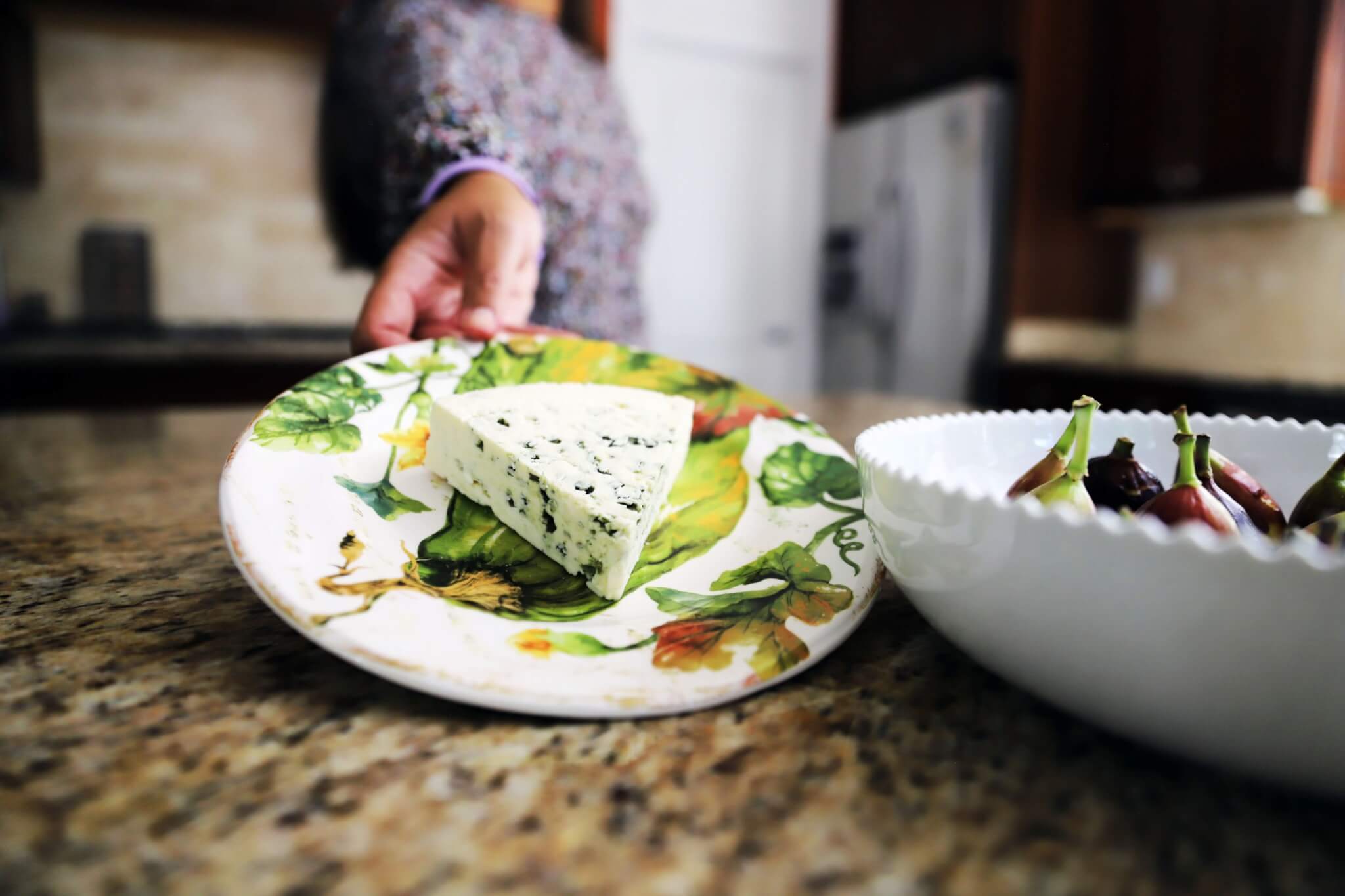 blue cheese for fig and prosciutto pizza